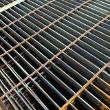 Animal Flooring 17mm clear opening between loadbars Webforge Locker L203MPU12.5